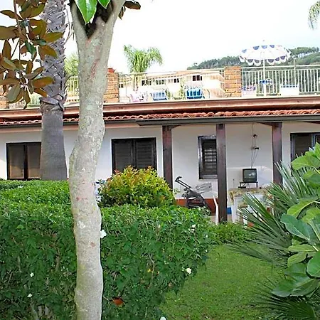 Rosy Hotel