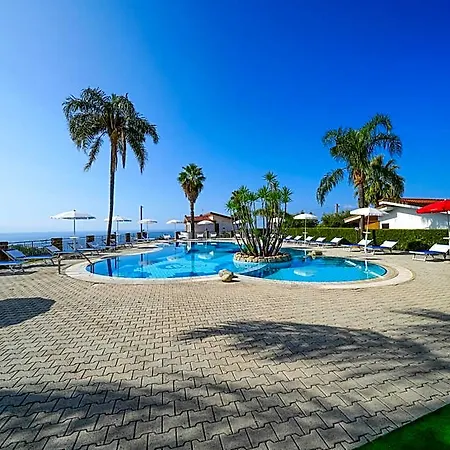 Rosy Hotel