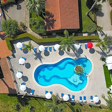 Rosy Hotel